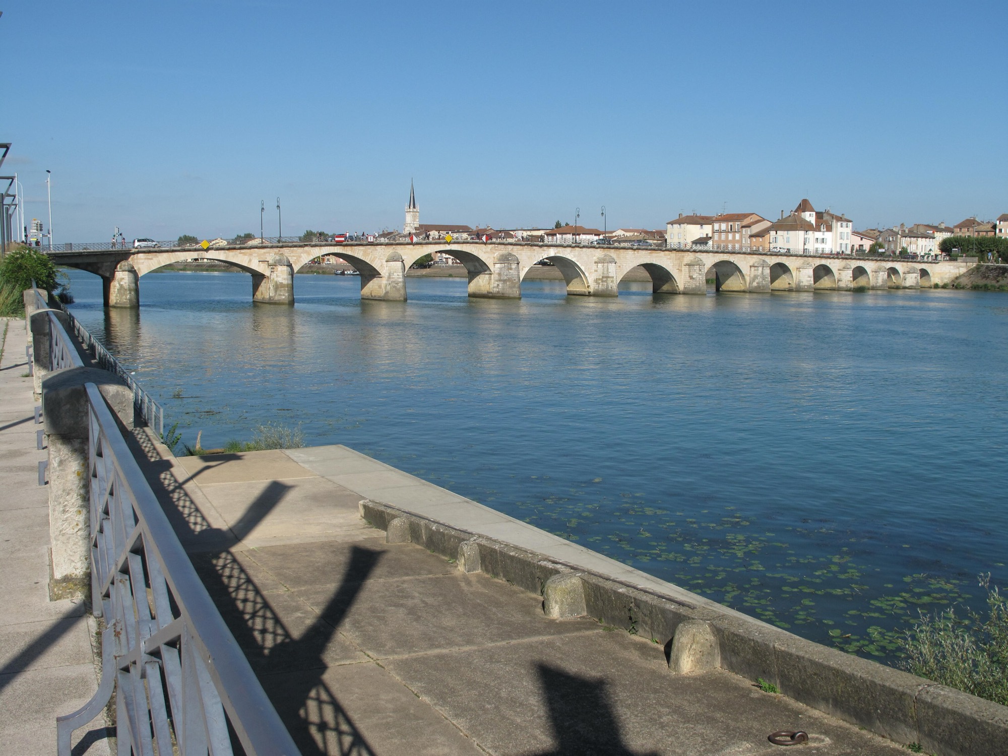 Le pont Saint-Laurent sur la Saône, à Mâcon